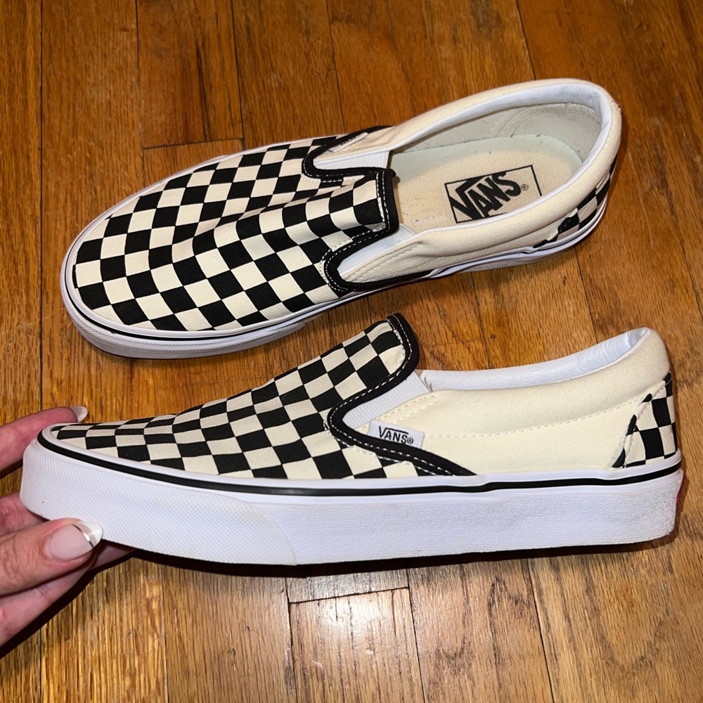 Checkered slip on Vans men size 9 women’s size 10.5
